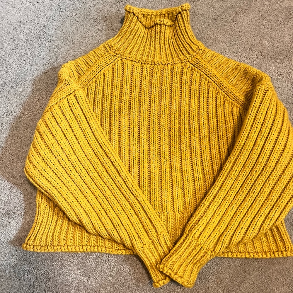 Marigold/Yellow H&M XL turtleneck cable knit
